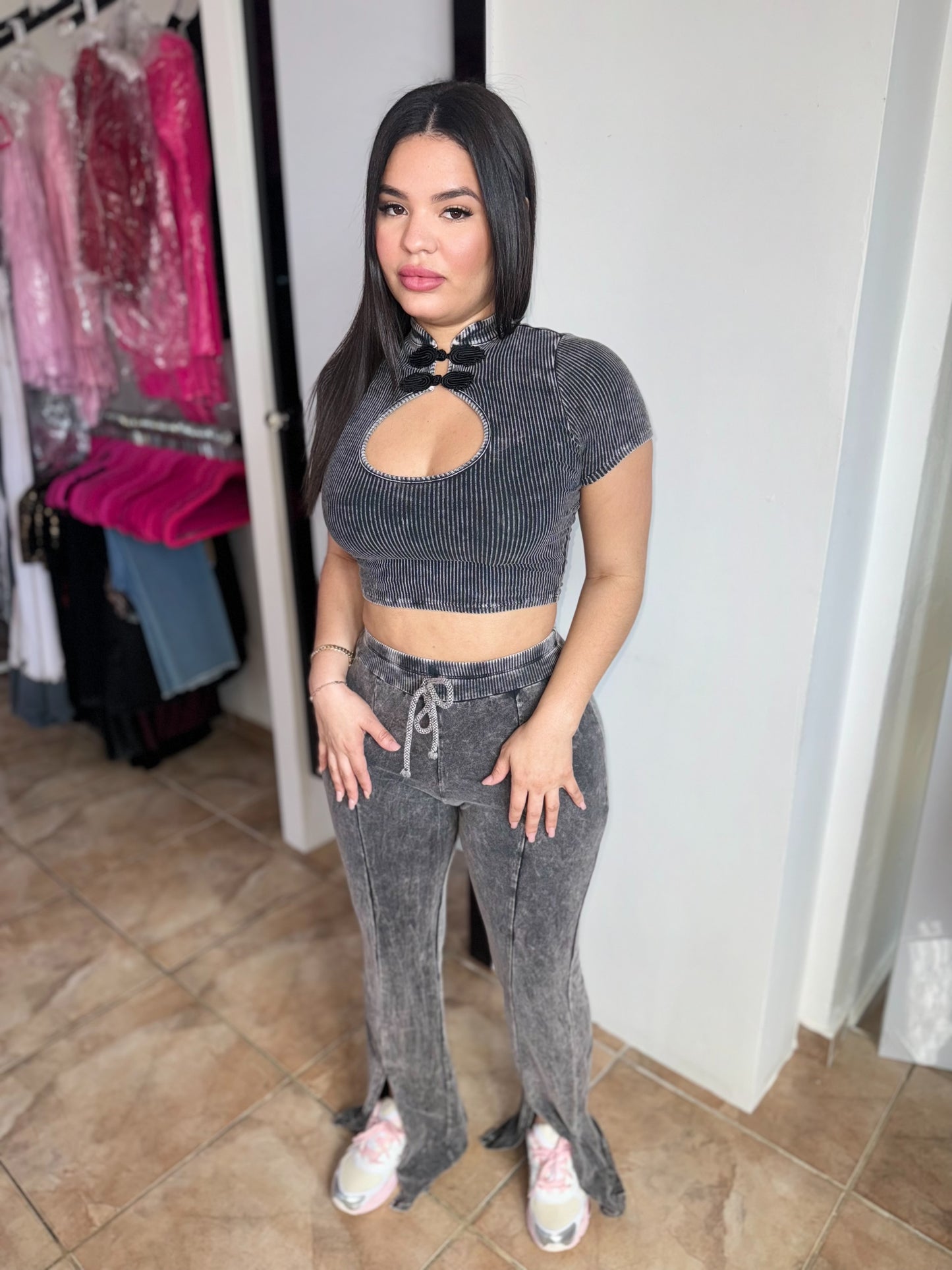 Oriental Black Mineral Set