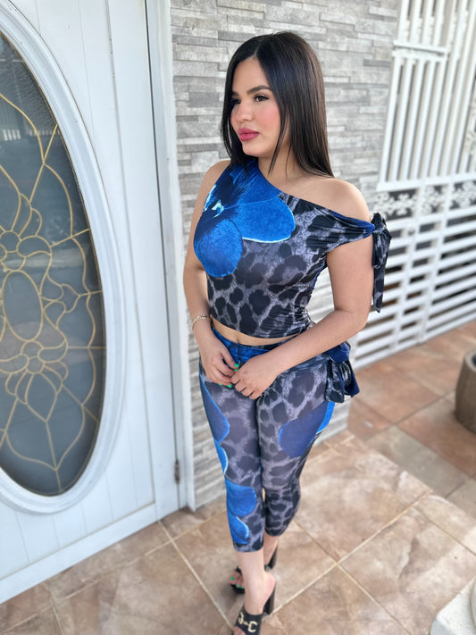 Blue Hibiscus Leopard Capri Set